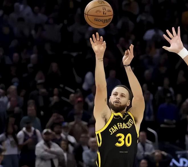 北京队完胜勇士,伦纳德刷新纪录 北京队完胜勇士,伦纳德刷新纪录