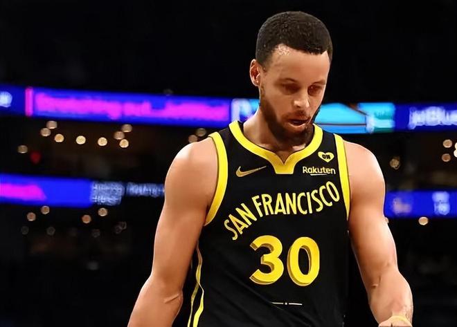 北京队完胜勇士,伦纳德刷新纪录 北京队完胜勇士,伦纳德刷新纪录