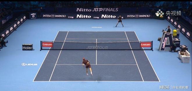 拉沃尔杯险胜ATP总决赛，辛纳扛起全队