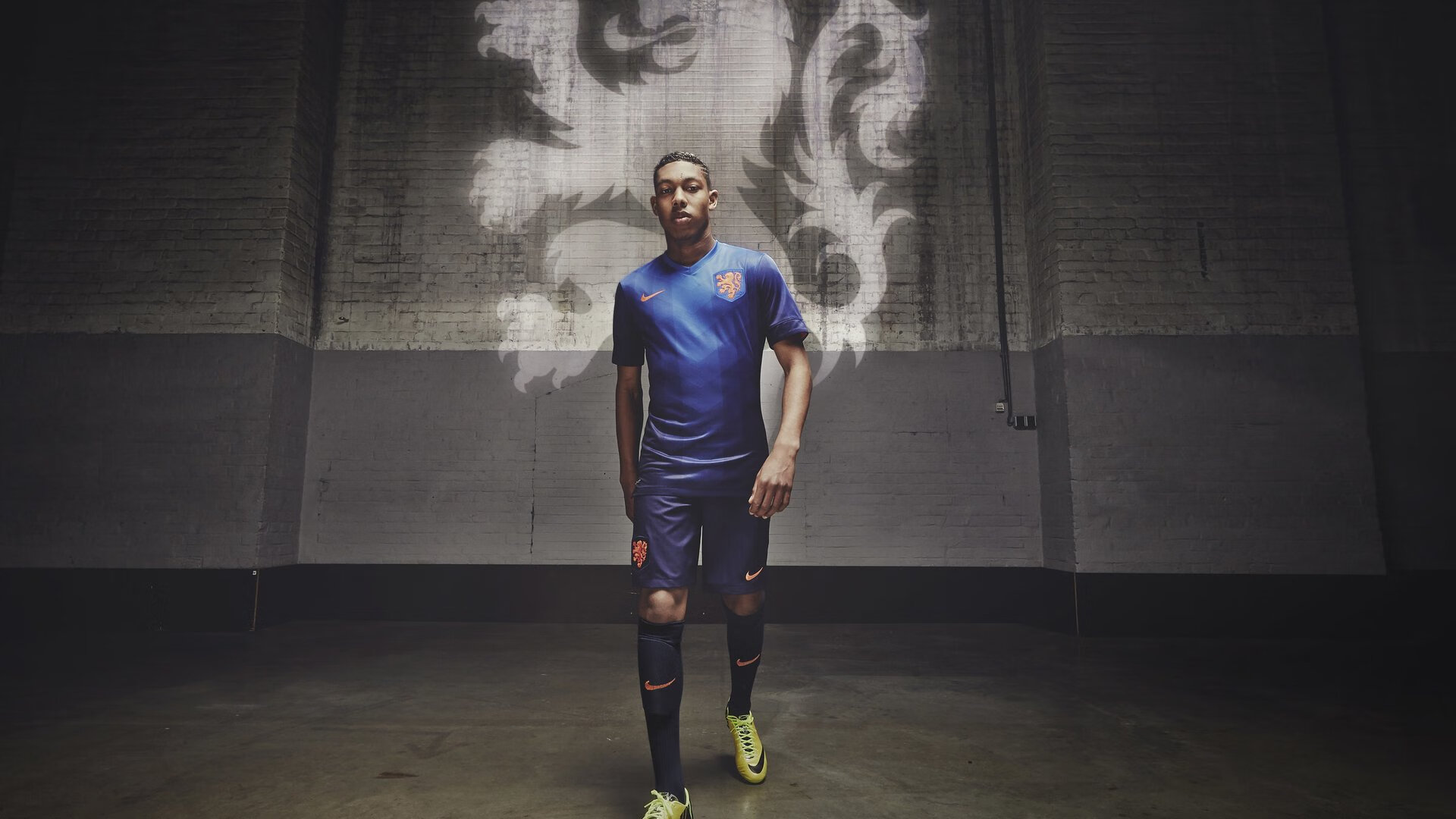 灰熊险胜广州队，克莱统治全场